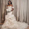 African Women Pearls Cearls Suknia ślubna Elegancki poruszenie koronkowy