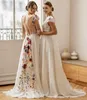 Robes de mariée en ligne 2024 V Neck Broidered Lace Flowers Tulle Bride Party Robe Sans manches colorées florales arrière sans dos