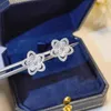 Boucles d'oreilles étalon Solide 18K White Gol Women Star Fleur Fleur Moisanite Diamants Mariage Engagement Anniversaire Gift Romantique