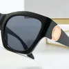 Óculos de sol designers Mulher Luxury Sunglasses Man Polarize a lente quadrada de enormes lentes de sol de grandes dimensões Moda Metal Metal Temple Somb
