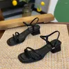 Sandalen Comemore 2024 Zomer open-tenen vierkante kop Chunky Heel Fashion Mid Heeled Damesschoenen Elegant 4,5 cm hoge hakken