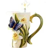 Mokken 2024 EST 3D Bone China Butterfly Flower Coffee Tea Cup Keramiek met lepel ontbijtmelkbekers Gift voor geliefden