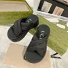 Designer papà sandali Slifori di suola spessa Donne da indossare sandali esterni estate di grandi dimensioni elevate di suola pantofole