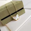 Vanclefjewelry Vintage Lucky Pendant Necklace Clover armband voor vrouwontwerper 18K GOUD VERPLICHT WITTE MOEDER MOEDER BULTER Vlinder Charm Korte keten Choker sieraden