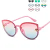 Óculos de sol Moda Os óculos de sol fofos para menino meninas crianças de sol dos óculos de gato da abelha 2024 UV400 Protection Classic Kids Eyewear Y240513