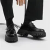 Scarpe casual alla moda aumentano la pelle nera maschile altezza di fondo spessa aumentando i mocassini slip-on comodi e