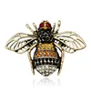 Broches Creative Animal Insect Broche Broche de décoration cristal brillante Pin de conception d'abeille pour hommes et femmes vêtements