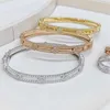 Bracelet exclusif Lovers pour montrer le bracelet Love Gold étroit avec un ciel rose 18K avec Vanley commun