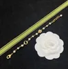 Mode weiße Perlenblumen Halskette Designer Schmuck Golden Kette Armband Halskette für Frauen Chic Letters Schmucksets Ohrringparty mit Kasten