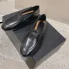 Designer casual skor kohud kvinnliga klänningskor slip på loafers silver espadrilles klassisk svart fritidsko flip flops fritidsko 23SS Luxurys mulor med damm