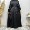 ファッション女性サテンイスラム教徒ドレスヒジャーブアラビアプリーツアバヤドバイバルーンスリーブリボン付きイスラムドレスとベルトWY1589 240508