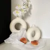 Vases Modern Style Ceramics Vase Round Donut Hollow Art For Livingroom Artificial Flower Arrangement Pot Desktop Decor