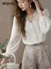 القمصان البلوزات النسائية Mishow Womens French Vintage Shirt 2024 100 Lyocell Fabric V-Deved Puff Slve Pearl Tops Mxd15x1377 Y240510