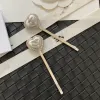 2024 Клипы для волос Barrettes Luxury Barrettes Дизайнерские женские девочки Серебряная шпилька Классическая универсальная досуга с приоритетами Сердце жемчужное хрустальное письмо металлическая акула