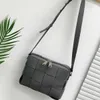 Botteg Venet high -end designer draagtas voor dames nieuwe kleine vierkante tas echt lederen koeienhuid geweven zwarte kleine rugzak crossbody tas enkele schouder dames tas