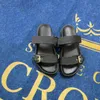 Lüks Sandalet Erkek Kadın Tasarımcı Terlik Paseo Slaytlar Moda Düz Denim Mavi Beyaz Beyaz Kahverengi Donanma Nudie Man Platform Ayakkabı Yaz Plaj Flip Flops Scuffs