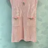 Robe de designer de vestido francês, lantejoulas rosa de lantejoulas pequenas de mangas curtas de mangas curtas, saia curta da cintura, roupas femininas