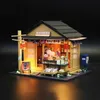 建築/DIYハウスDIYドールハウス寿司レストラン木製ドールハウスキット製造と組み立て室モデルのおもちゃの誕生日プレゼントスマートパズル