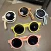 Güneş gözlükleri şık çocuklar katlanır güneş gözlükleri retro çocuk yuvarlak basit güneş gözlükleri sevimli bebek güvenlik gözlükleri uv400 oculos de sol d240514