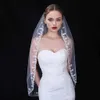 Bijoux de cheveux de mariage voiles de mariée glamour pour la mariée paillettes étincelantes en forme de feuilles en dentelle à 1 niveau du bout de la longueur du doigt de la longueur ajoutée v201