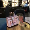 Designer -Tasche Pink Serie ~ Crocodile Platinmuster Real Leder Frauen Handtasche Kuhläden ein Schulterkreuzkörper Frauen 25 "30" Hsre