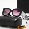 Designer surdimensize nuances de luxe Lunettes de soleil Femmes Frames carrés Cédies lunettes de protection solaire Sun Protection pour femmes