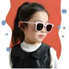 Óculos de sol Novos óculos de sol para meninos e meninas óculos de sol copos de segurança de silicone para crianças UV400 copos Moda Small Square D240514