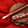 Résine de la résine électrique rouge N8 Résine Red Acrylique Maple Leaf Scarving chapeau EF / F TIP DÉCORCE DÉCORATION Smooth Office Writing Gift Pen avec convertisseur 240506