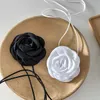 Chokers Long rope chain with large flower necklace suitable for women black and white romantic fabric necklace jewelry d240514