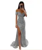 Elegant Off the Shoulder Pows Mermaid Bruidsmeisje Jurken Ruches High Digh Split Blingbling Wedding Guidheid Maid of Honor Dresses BC18214 0326