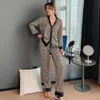 Draag bij comfortabele ontwerper Pyjama's tweedelige broek Pyjama's Sets Dames Sets Vrouw Pyjama Party Summer V Neck Design Suit met lange mouwen Set Home Lothees 66