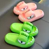 Slipper Dinosaur Childrens Slide Summer Indoor Salle de bain antidérapante pour enfants et filles chaussures mères et chaussures pour enfants y240514