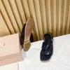 Sandales de créateur ici des femmes sandales de sandale en cuir authentique créateur de mode décontractée sandales plage d'été chaussure de haute qualité taille 35-40