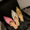 Hausschuhe Europäischer und amerikanischer Stil speicherte Flachboden Baotou für Frauen 2024 Sommer faule Schuhe Sandalen Frauen Frauen
