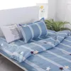 Sängkläder set Easy Care Set for Kids Boy Single Size Student Dormitory Home Textile 3st Soft Däcke Cover