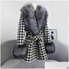 Vêtements de créateurs de capes Femmes Houndstooth Winter Coat Femmes Big Sier Fur Fapel Mid-Longle Faux Splicing Wool T220831 Drop livraison un DHMLK