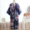 Handdoek Chinese vrouwen Slim Long Robe Print Flower Peacock Kimono Bathrobe jurk bruid bruidsmeisje bruiloft gewaden sexy slaapkleding