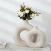 Vases Modern Style Ceramics Vase Round Donut Hollow Art For Livingroom Artificial Flower Arrangement Pot Desktop Decor