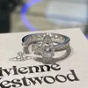 Brand High Version Westwoods Light Luxury avec une piste horizontale d'ouverture en diamant complète grand ongle de bague zircon