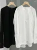Kvinnors blusar vita eller svart twill bomullssilhuettblus Vår sommaren 2024 lösa täckta knappar kragefri topp kvinnlig skjorta