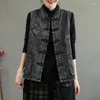 Kvinnors västar 2024 Spring Autumn Arts Style Women Sleeveless Vintage Single Breasted Coats Patch Design Loose Cotton Denim Vest C586