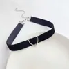 Chokers Simple Retro Black Velvet med ett kärlekshalsband och ett ledande ringhalsband som är lämpligt för kvinnor D240514