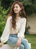 القمصان البلوزات النسائية Mishow Womens French Vintage Shirt 2024 100 Lyocell Fabric V-Deved Puff Slve Pearl Tops Mxd15x1377 Y240510