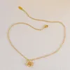Boucles d'oreilles de collier de bracelet en diamant en or de créateur