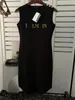 Abito di moda di lusso per donna designer estate casual sexy sexy ricamo ricamo a vita alta cotone rotondo sopra il ginocchio lady bodycon maniche cotone maglieria lettera