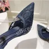 Luxus-Designer hochwertiger Spitze obere Design Marke Mode High Heels D und G Geschnitzte Ferse Schnürknopf Verstellbare Sandalen Neue Sommergröße 35-42