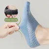 Calzini da uomo silicone silicone non slip estate cavo out mesh traspirante invisibile nessun spettacolo a basso taglio di seta di seta a basso taglio pantofole