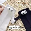 Женские носки 1Pairs Creative Magnetic Suctict Hotly Toe 3D -рука в клубе Пара знаменитостей в середине трубки с магнитом