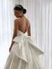 Moderna pärlor sjöjungfru bröllopsklänning Bow-Tie Detaljer Brudklänningar Backless Satin Brudklänning för kvinnor Vestidos de Novia