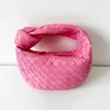Kvinnor i toppkvalitet Kvinnor Luxurys Cloud Handbag Purse Lädervävning Tygväskor Underarm Crossbody Clutch Pink Designer axelväska armhålan Pochette Fashion Man Weekend Bag